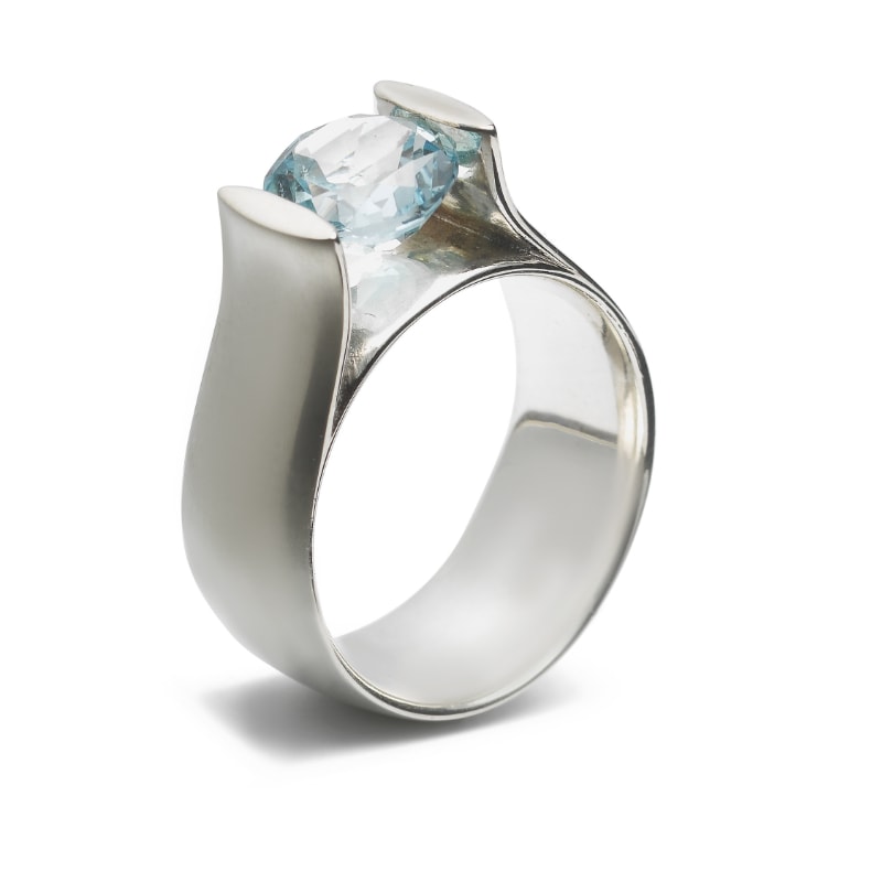 Silver "Mezzo" ring with blue topaz
