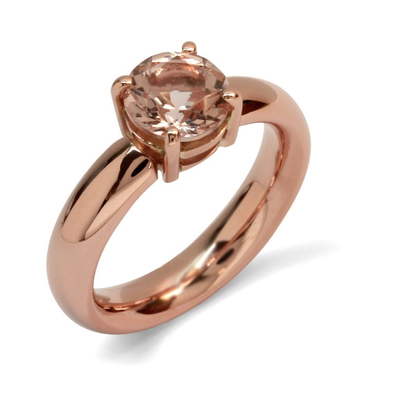 Classic red gold ring with morganite