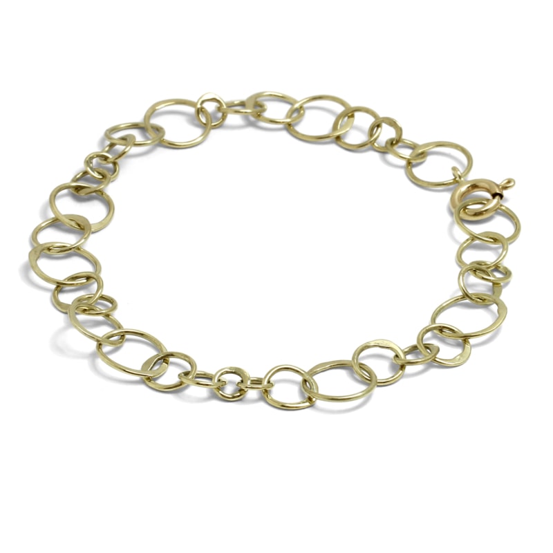 Yellow gold fine eyelet bracelet