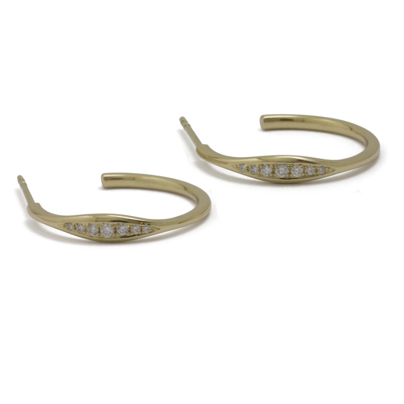 Yellow gold earrings with diamonds